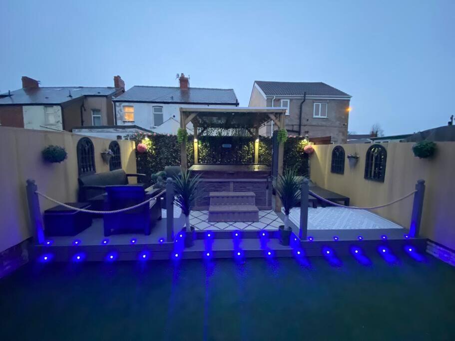 New…The Hottub House Blackpool Pleasure Beach Bagian luar foto