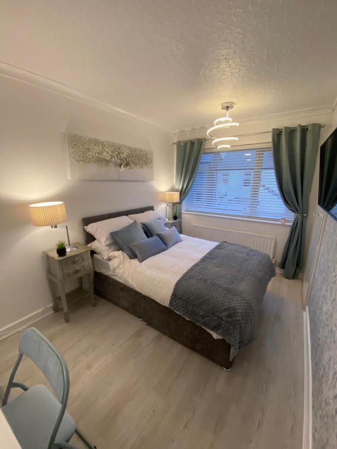 New…The Hottub House Blackpool Pleasure Beach Bagian luar foto