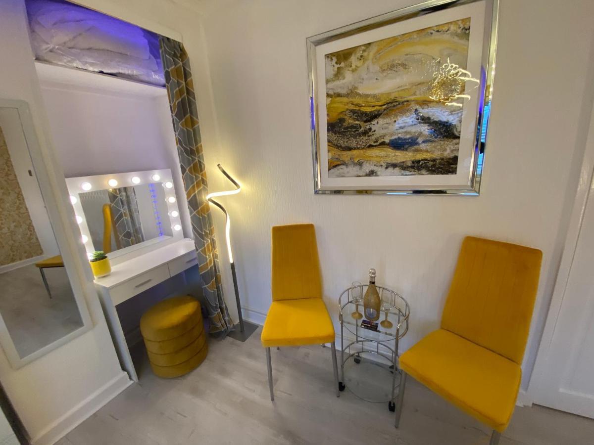 New…The Hottub House Blackpool Pleasure Beach Bagian luar foto