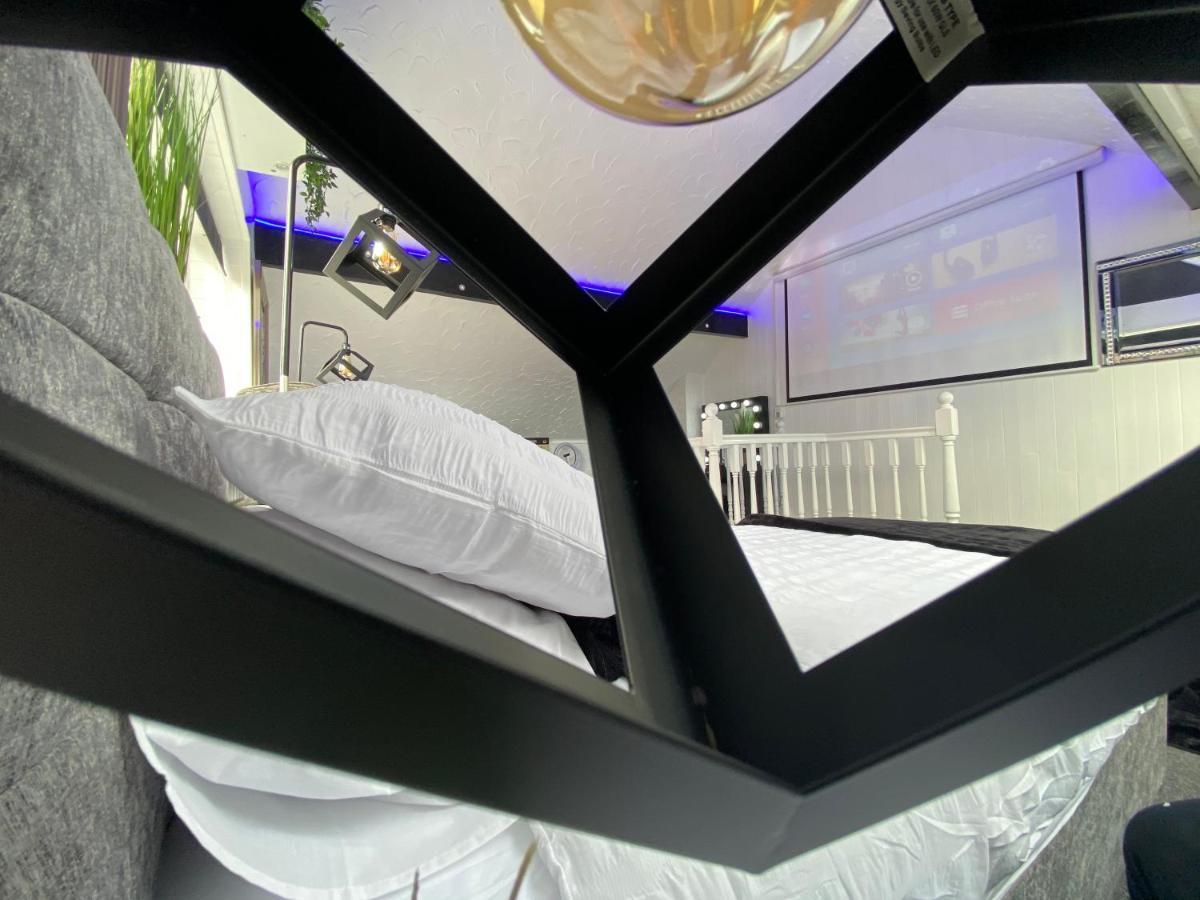 New…The Hottub House Blackpool Pleasure Beach Bagian luar foto